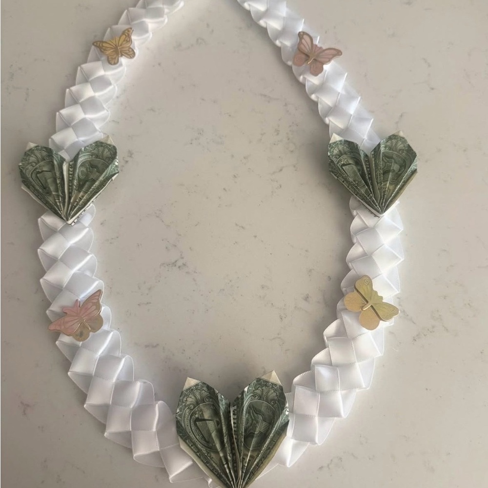 - Graduation money lei